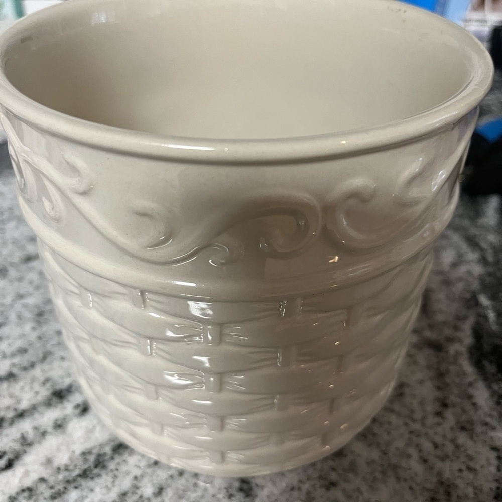 Celebrating Home Farmhouse Country Primitive White Ivory Basket Weave Crock